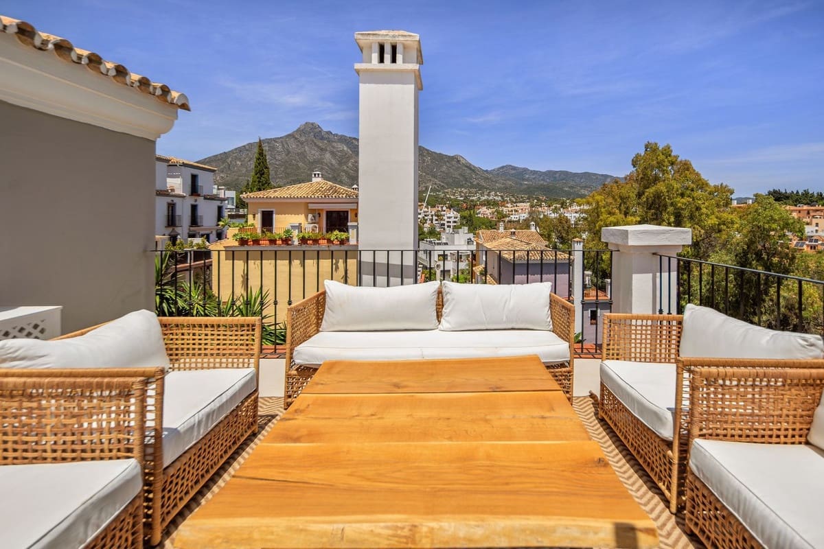 3 quarto Casa em Banda para venda em Golden Mile com piscina garagem - 2 215 000 € (Ref: 9905120)