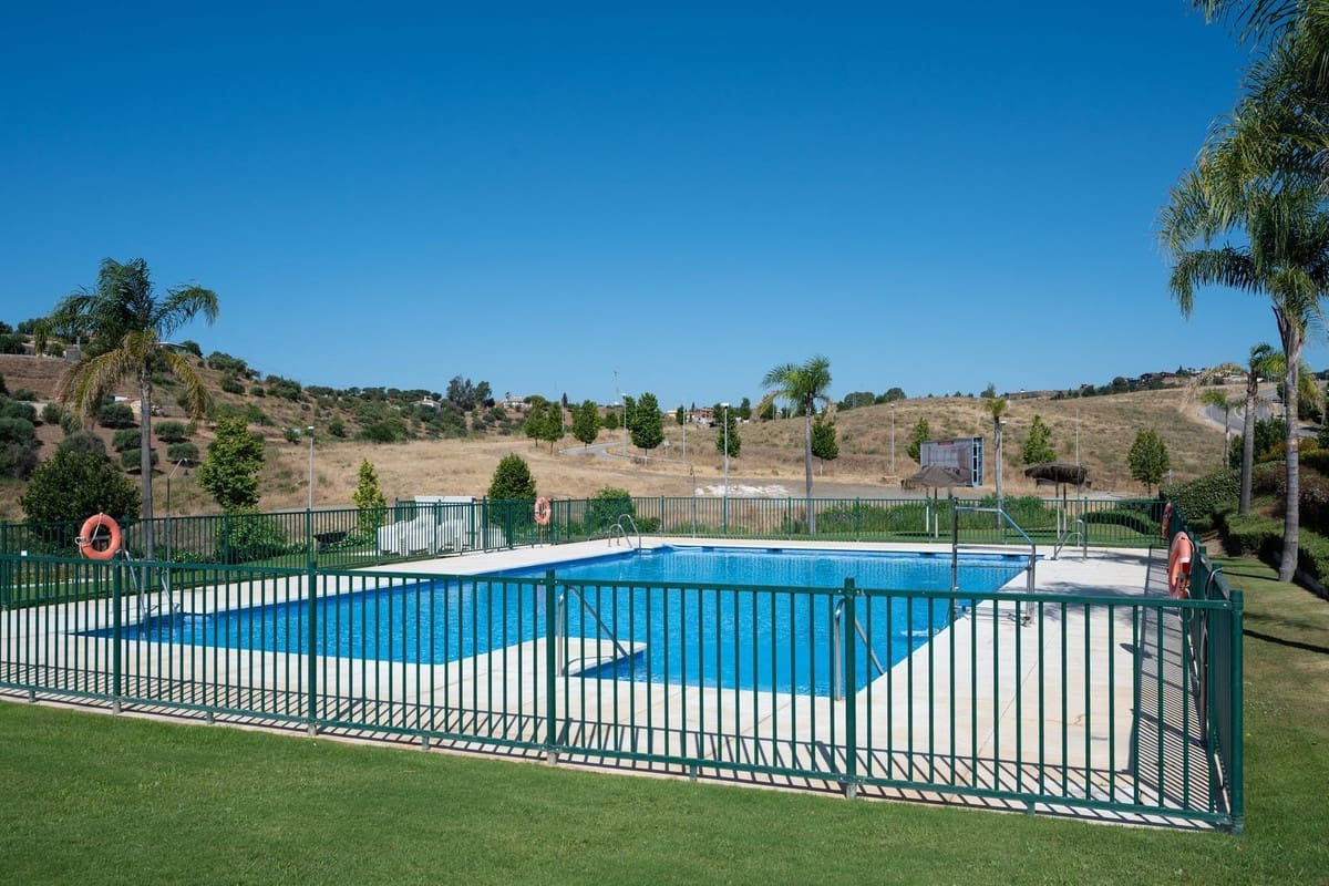 2 slaapkamer Appartement te koop in La Cala de Mijas met zwembad garage - € 345.000 (Ref: 9905290)