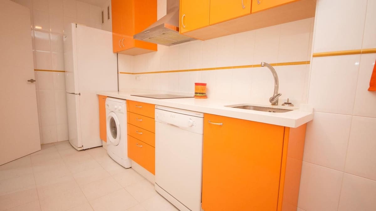 2 soveværelse Lejlighed til salg i La Duquesa / Puerto de la Duquesa med swimmingpool garage - € 269.000 (Ref: 9908862)