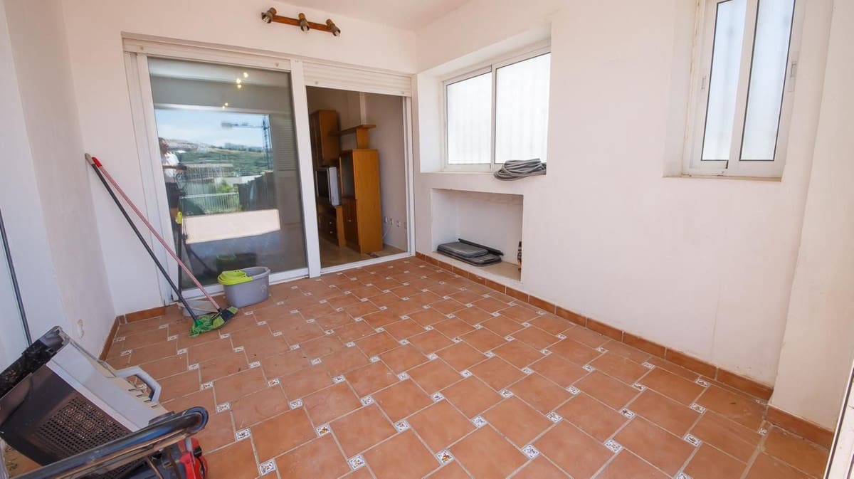 2 soveværelse Lejlighed til salg i La Duquesa / Puerto de la Duquesa med swimmingpool garage - € 269.000 (Ref: 9908862)