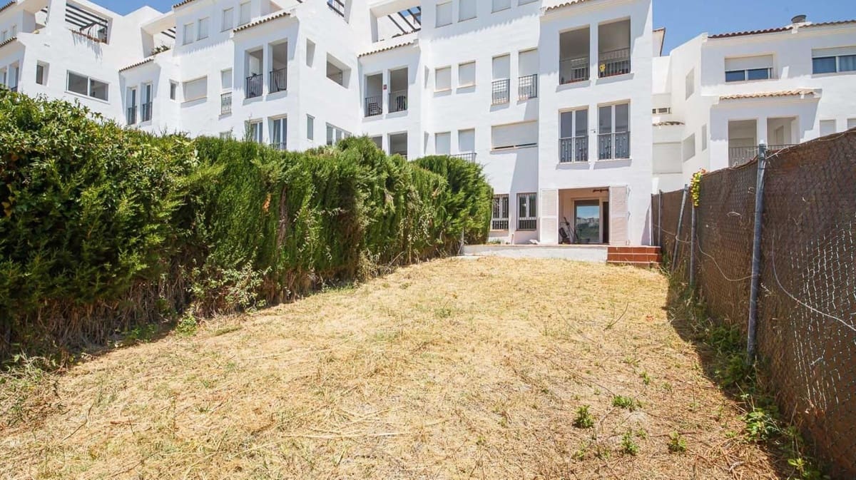 2 soveværelse Lejlighed til salg i La Duquesa / Puerto de la Duquesa med swimmingpool garage - € 269.000 (Ref: 9908862)