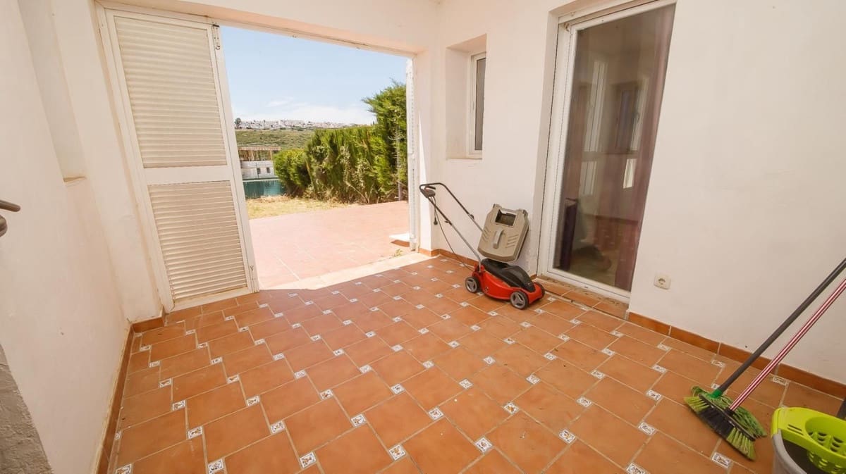 2 Zimmer Apartment zu verkaufen in La Duquesa / Puerto de la Duquesa mit Pool Garage - 269.000 € (Ref: 9911774)