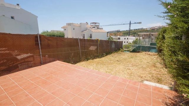 2 sypialnia Apartament na sprzedaż w La Duquesa / Puerto de la Duquesa, Manilva z basenem garażem - 269 000 € (Ref: 9911774)