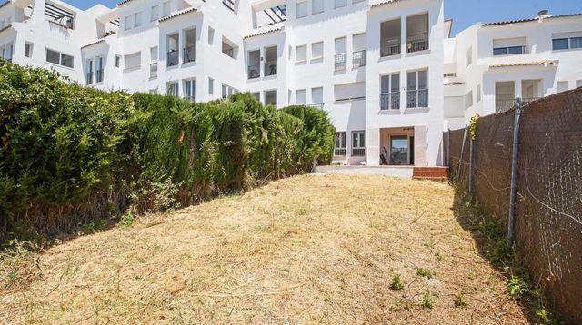 2 sypialnia Apartament na sprzedaż w La Duquesa / Puerto de la Duquesa, Manilva z basenem garażem - 269 000 € (Ref: 9911774)