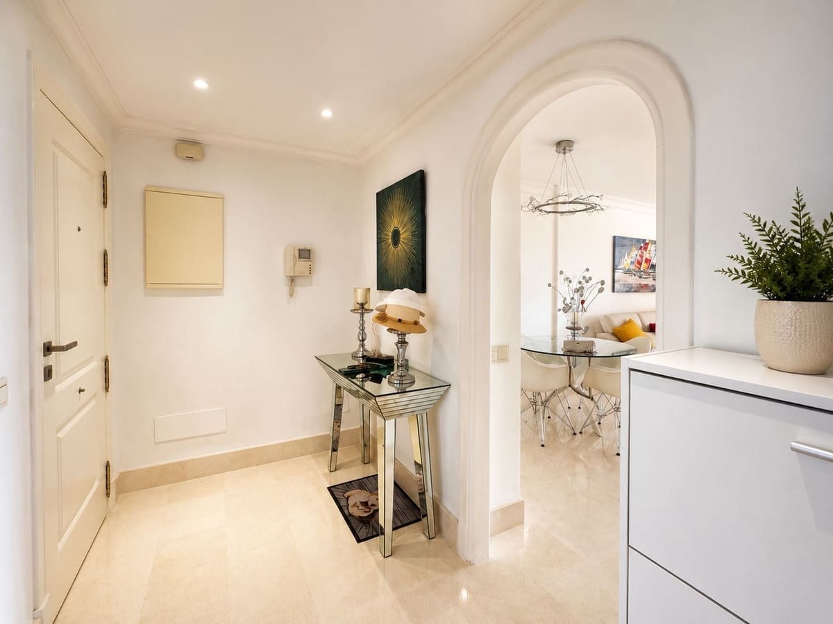 2 chambre Appartement à vendre à Los Flamingos avec piscine garage - 550 000 € (Ref: 9918837)