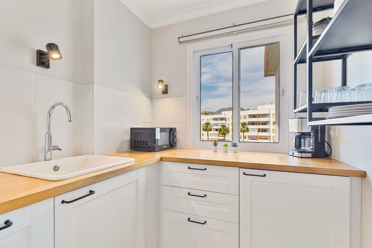 2 slaapkamer Appartement te koop in Torremolinos met zwembad garage - € 349.000 (Ref: 9921435)