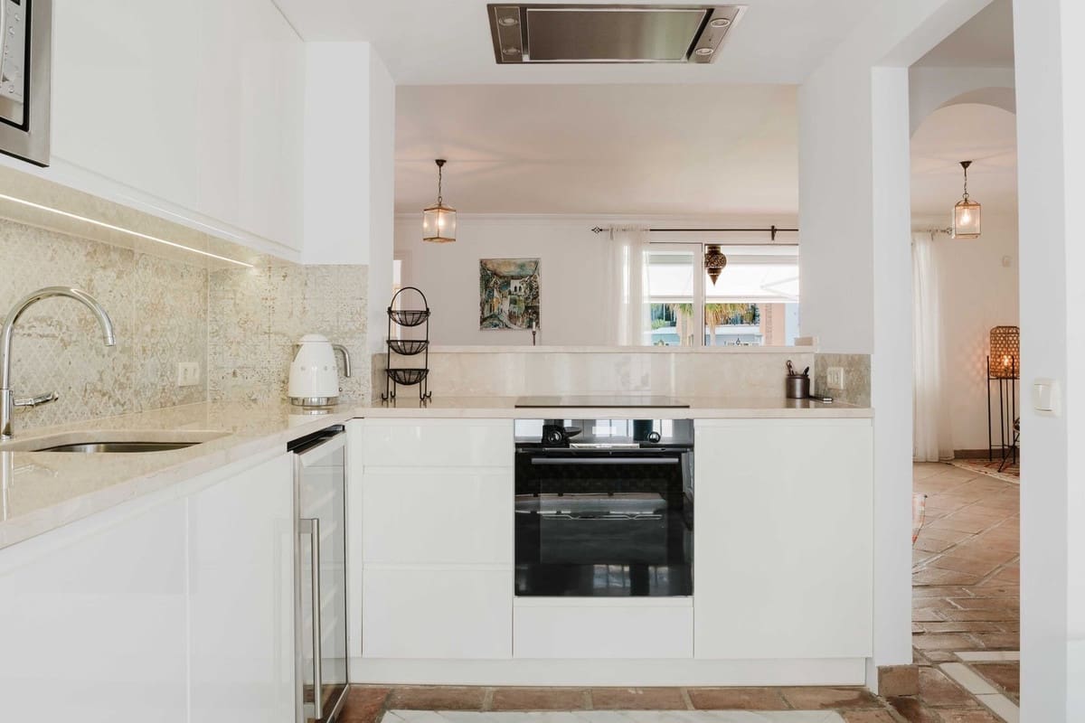 2 bedroom Apartment for sale in Bahia de Casares with pool garage - € 625,000 (Ref: 9921436)