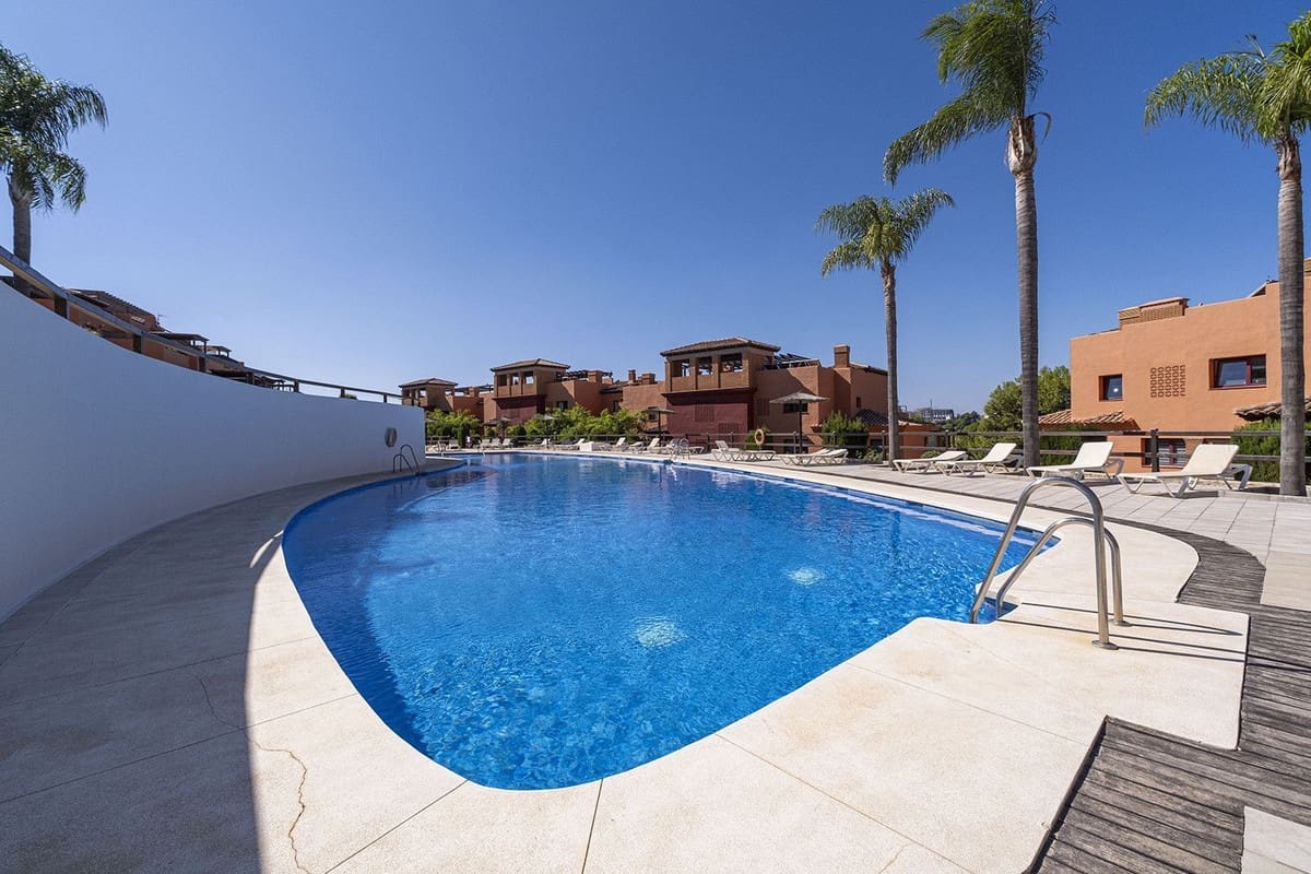 2 soverom Leilighet til salgs i Bahia de Casares med svømmebasseng garasje - € 480 000 (Ref: 9937028)