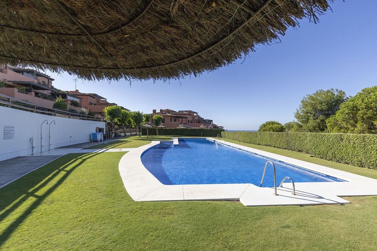 2 soverom Leilighet til salgs i Bahia de Casares med svømmebasseng garasje - € 480 000 (Ref: 9937028)