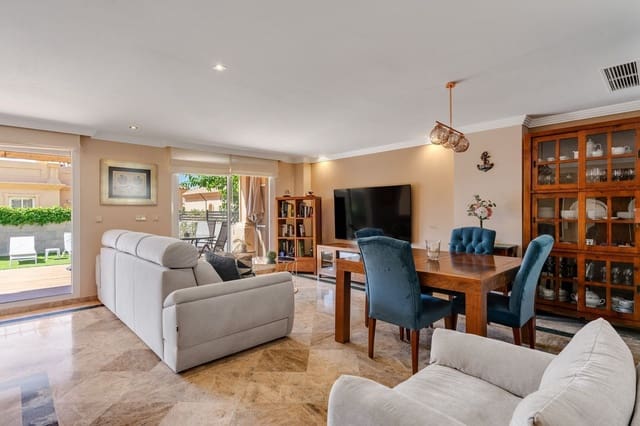 3 quarto Casa em Banda para venda em Estepona com piscina garagem - 590 000 € (Ref: 9937030)