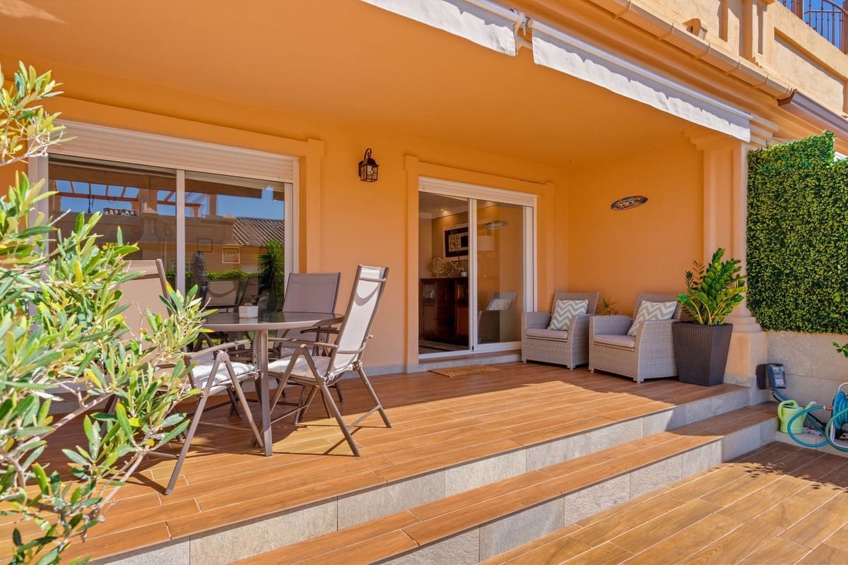 3 quarto Casa em Banda para venda em Estepona com piscina garagem - 590 000 € (Ref: 9937030)