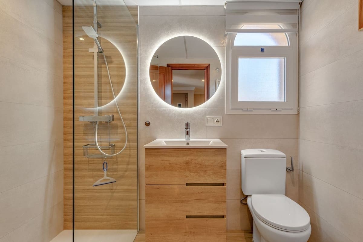 3 quarto Casa em Banda para venda em Estepona com piscina garagem - 590 000 € (Ref: 9937030)