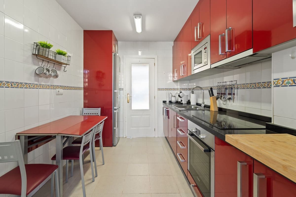 3 Zimmer Apartment zu verkaufen in Estepona mit Pool Garage - 670.000 € (Ref: 9938594)