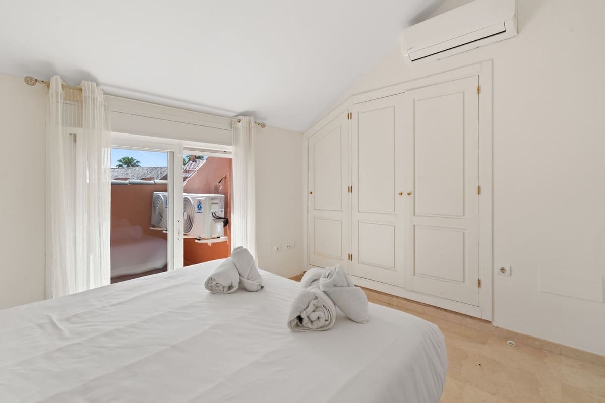 3 Zimmer Apartment zu verkaufen in Estepona mit Pool Garage - 670.000 € (Ref: 9938594)