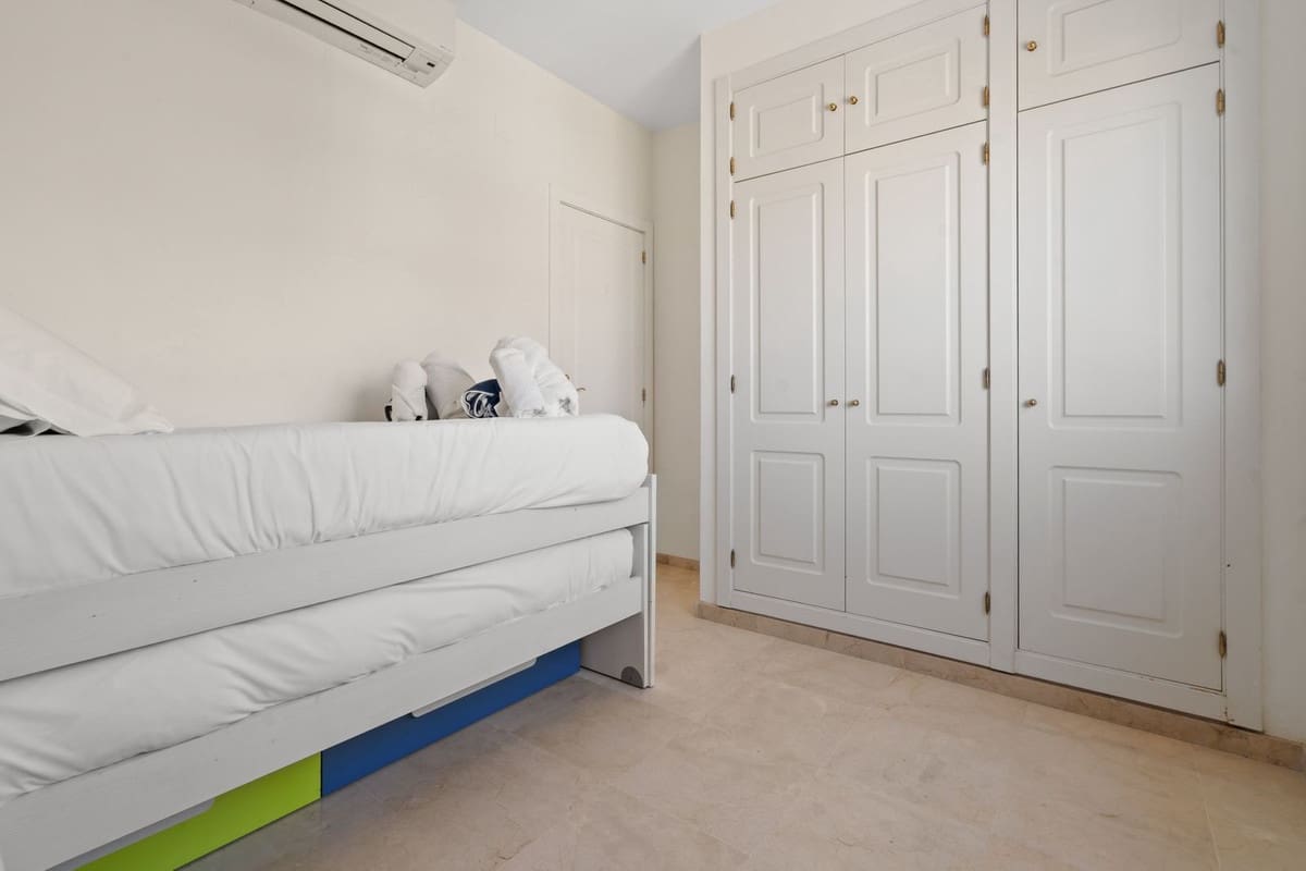 3 Zimmer Apartment zu verkaufen in Estepona mit Pool Garage - 670.000 € (Ref: 9938594)