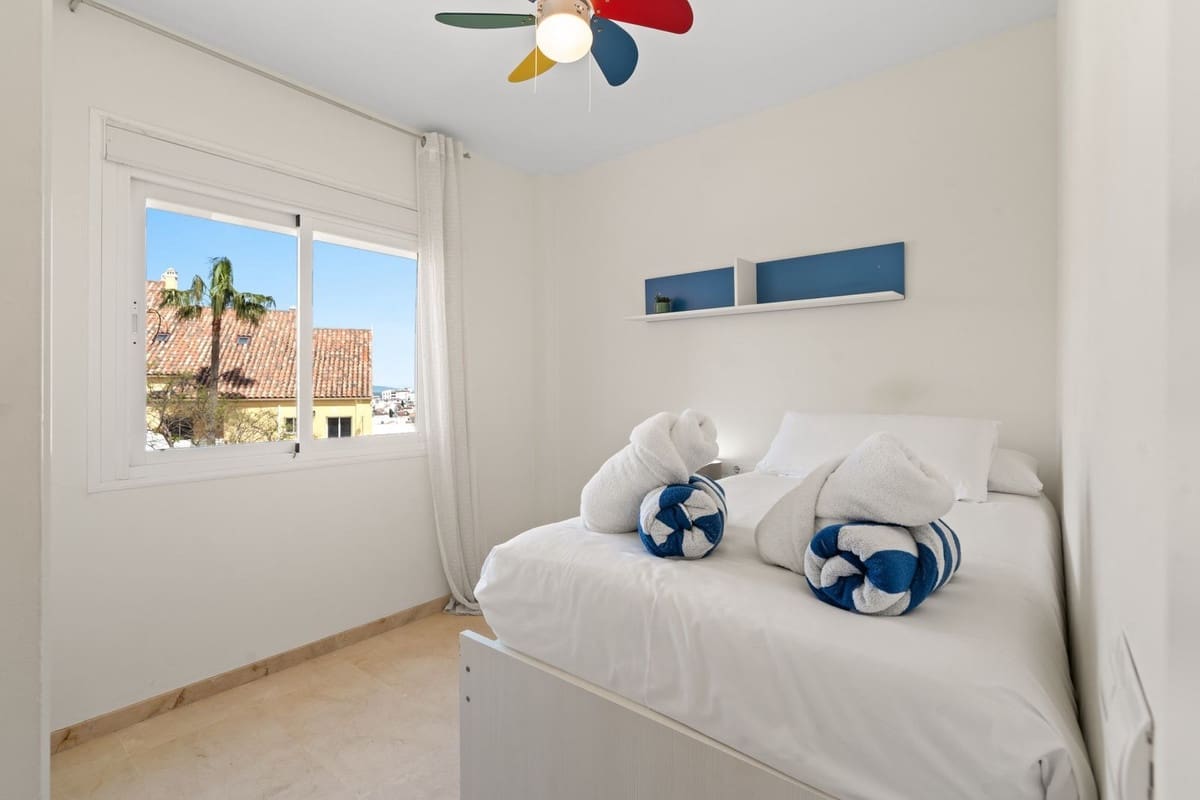 3 Zimmer Apartment zu verkaufen in Estepona mit Pool Garage - 670.000 € (Ref: 9938594)