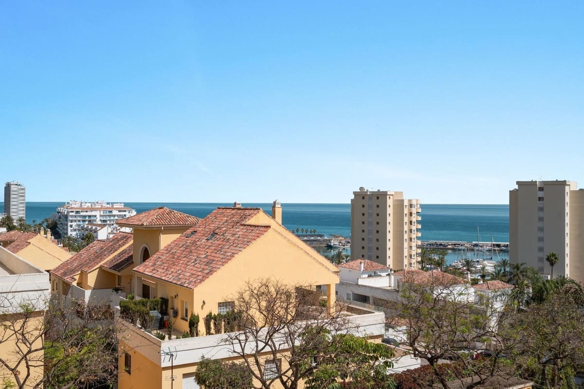 3 Zimmer Apartment zu verkaufen in Estepona mit Pool Garage - 670.000 € (Ref: 9938594)
