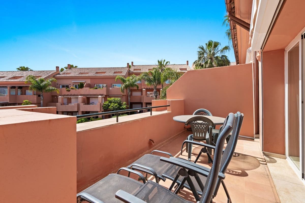 3 Zimmer Apartment zu verkaufen in Estepona mit Pool Garage - 670.000 € (Ref: 9938594)