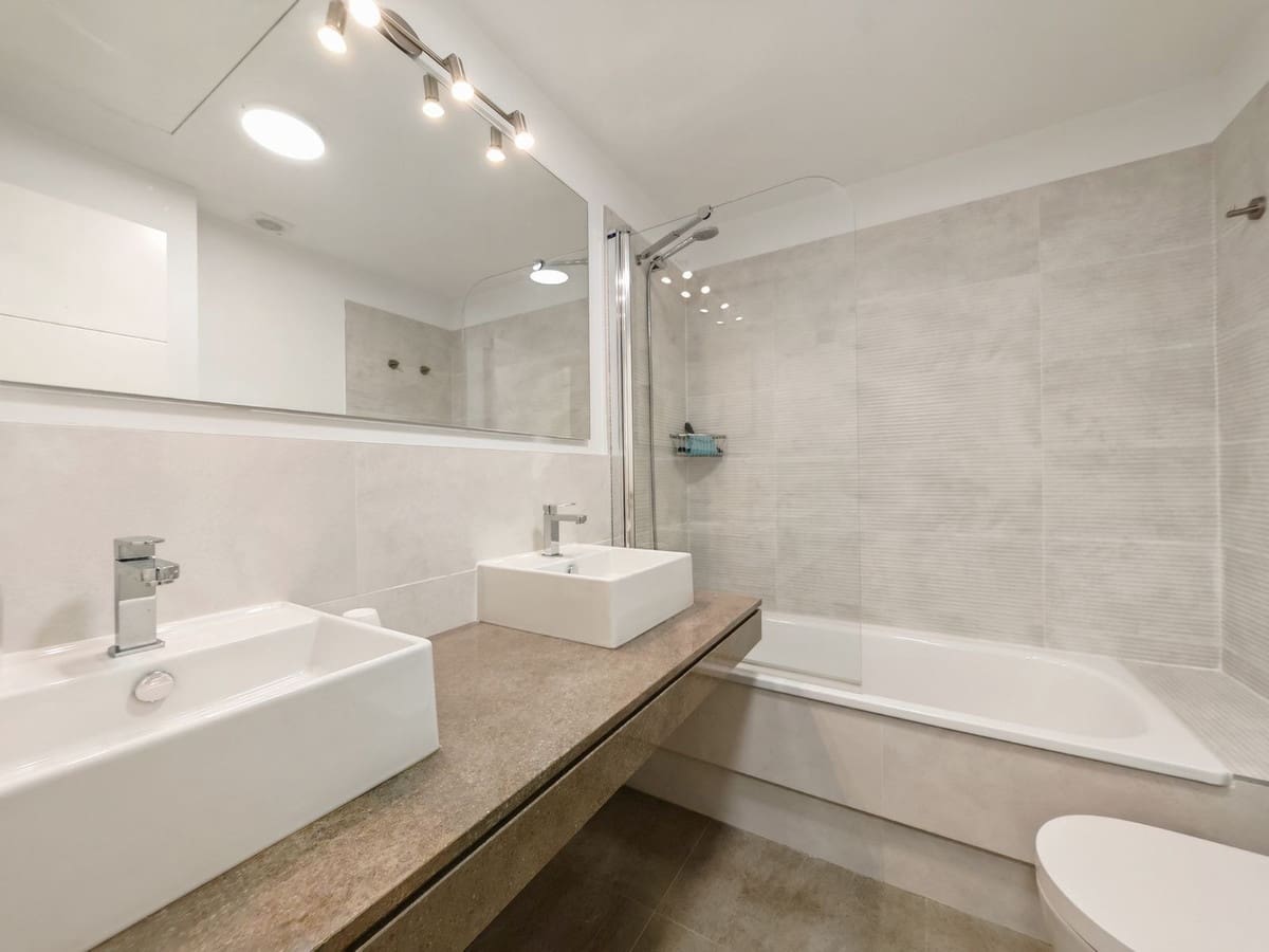 3 quarto Apartamento para venda em La Cala de Mijas com piscina garagem - 615 000 € (Ref: 9948859)