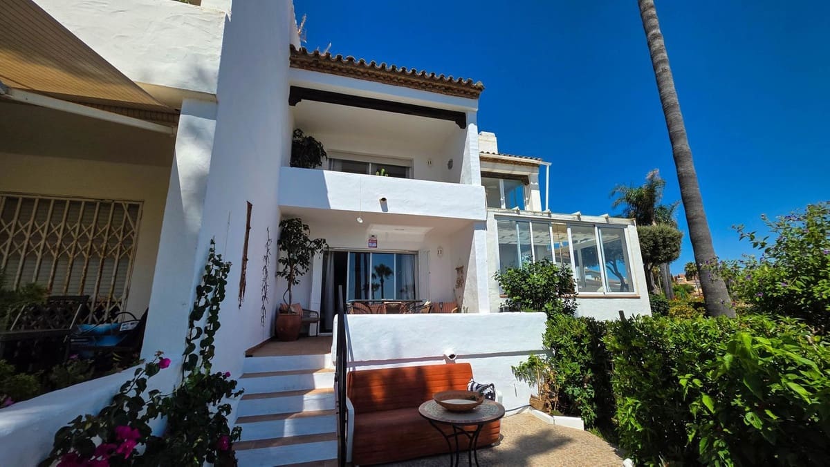 3 quarto Casa em Banda para venda em La Duquesa / Puerto de la Duquesa com piscina garagem - 515 000 € (Ref: 9948860)