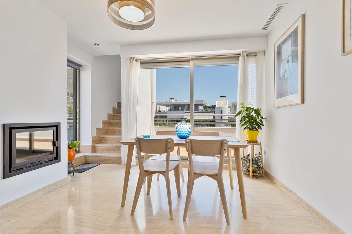 2 soverom Leilighet til salgs i Mijas Costa med svømmebasseng garasje - € 370 000 (Ref: 9948862)