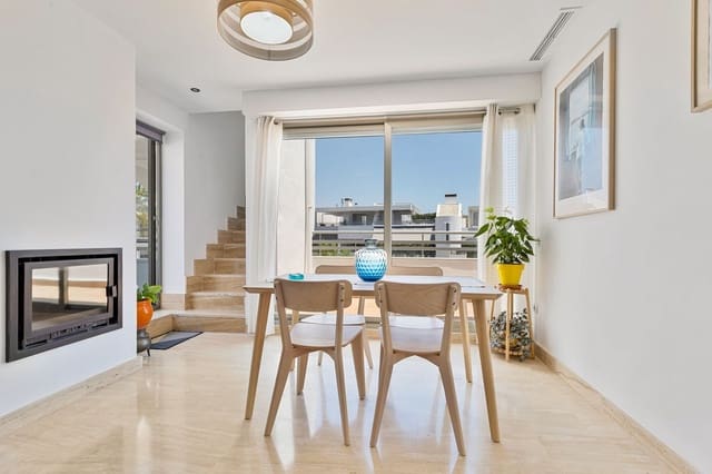 2 soverom Leilighet til salgs i Mijas Costa, Mijas med svømmebasseng garasje - € 370 000 (Ref: 9948862)