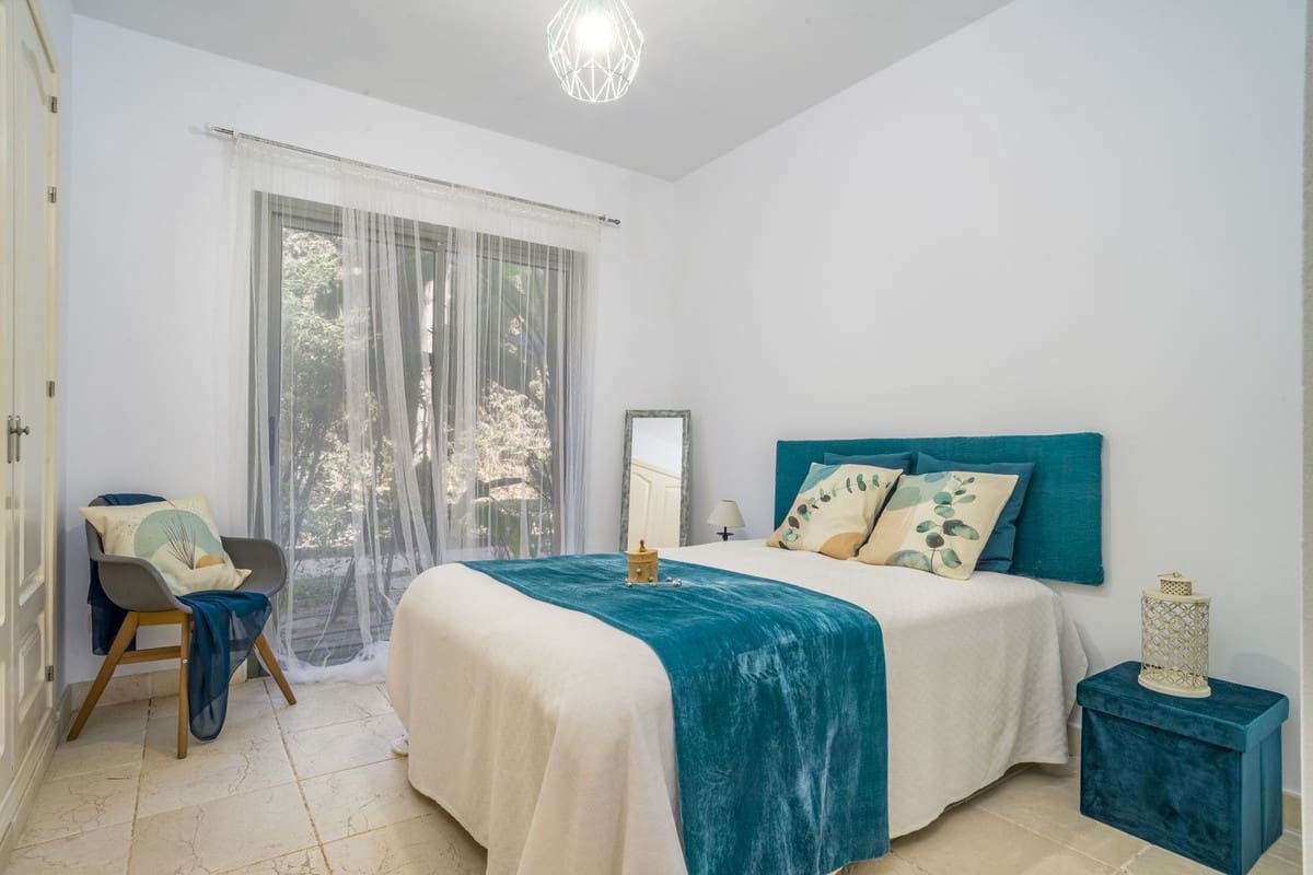 2 sovrum Lägenhet till salu i Estepona med pool garage - 430 000 € (Ref: 9950408)
