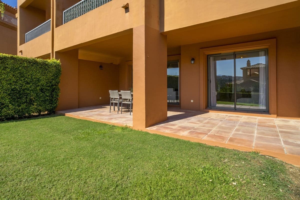 2 sovrum Lägenhet till salu i Estepona med pool garage - 430 000 € (Ref: 9950408)
