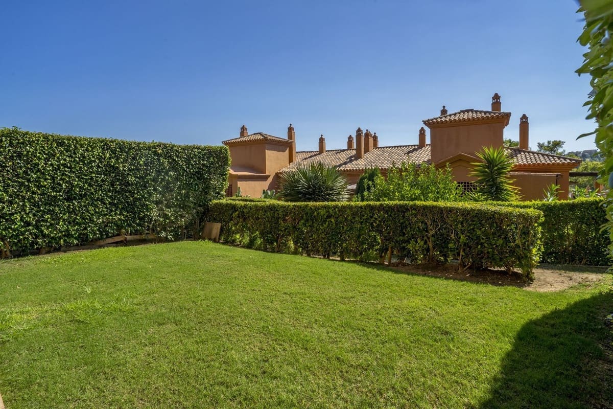 2 sovrum Lägenhet till salu i Estepona med pool garage - 430 000 € (Ref: 9950408)