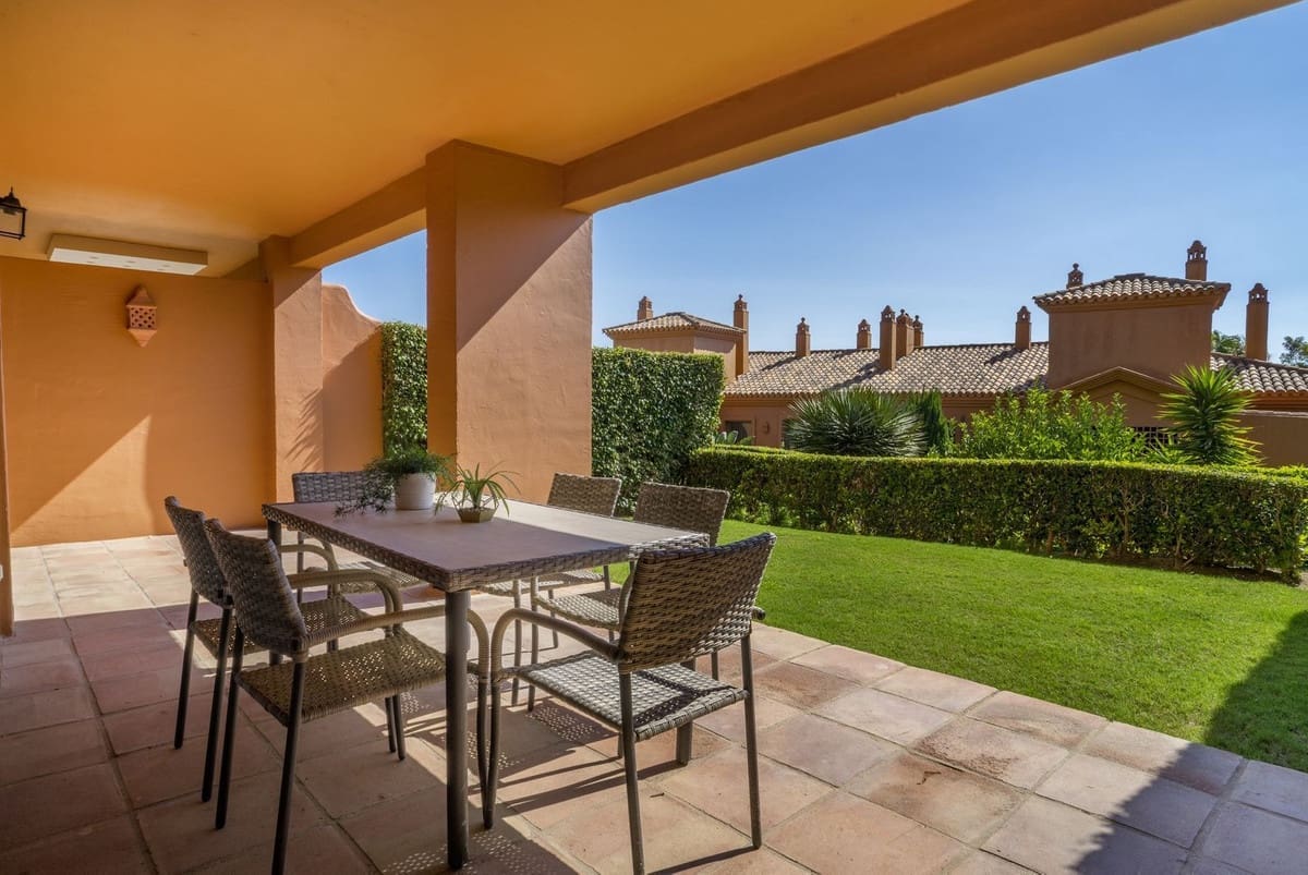 2 sovrum Lägenhet till salu i Estepona med pool garage - 430 000 € (Ref: 9950408)