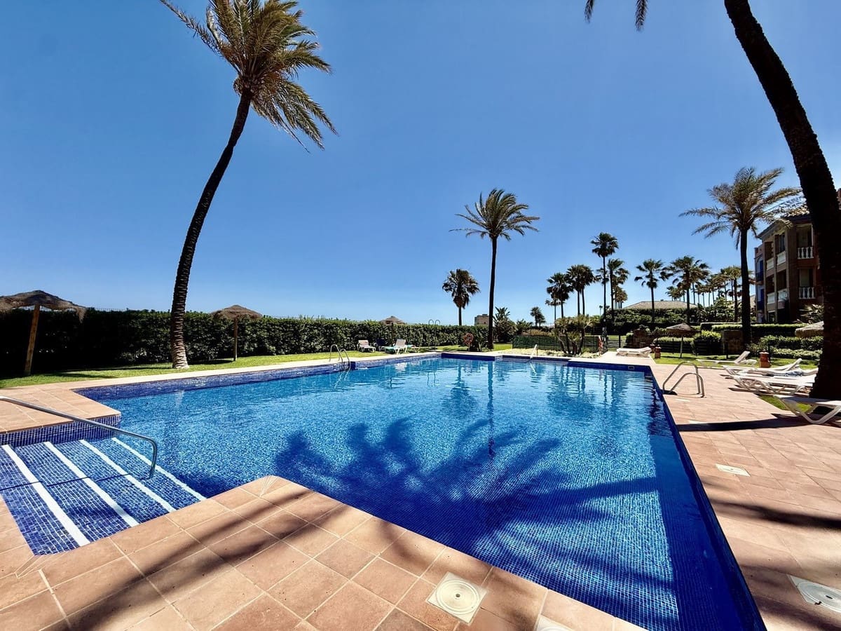 3 slaapkamer Appartement te koop in Bahia de Casares met zwembad garage - € 995.000 (Ref: 9950782)