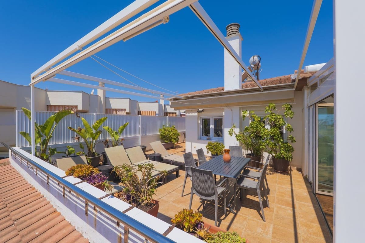 2 makuuhuone Kattohuoneisto myytävänä paikassa Torremolinos mukana uima-altaan 
autotalli - 790 000 € (Ref: 9958452)
