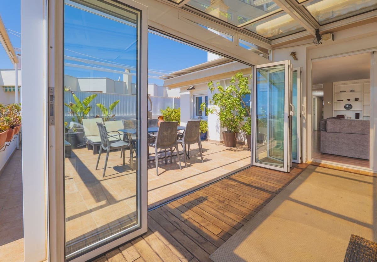 2 makuuhuone Kattohuoneisto myytävänä paikassa Torremolinos mukana uima-altaan 
autotalli - 790 000 € (Ref: 9958452)