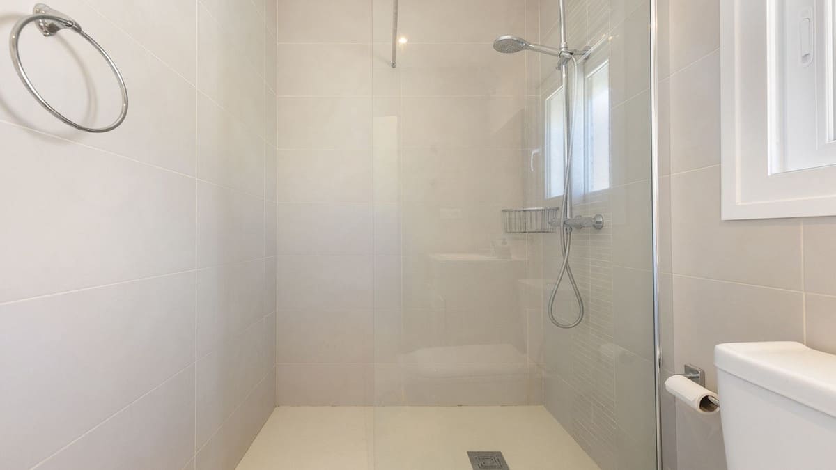 4 bedroom Villa for sale in La Duquesa / Puerto de la Duquesa with pool garage - € 1,100,000 (Ref: 9958453)