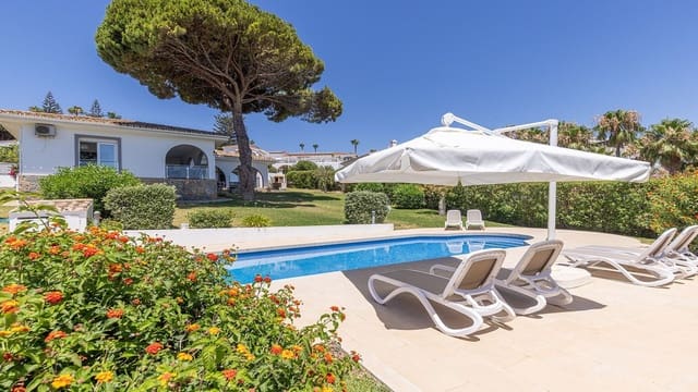 4 sypialnia Willa na sprzedaż w La Duquesa / Puerto de la Duquesa, Manilva z basenem garażem - 1 100 000 € (Ref: 9958453)