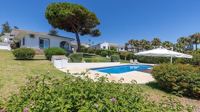 4 sypialnia Willa na sprzedaż w La Duquesa / Puerto de la Duquesa, Manilva z basenem garażem - 1 100 000 € (Ref: 9958453)