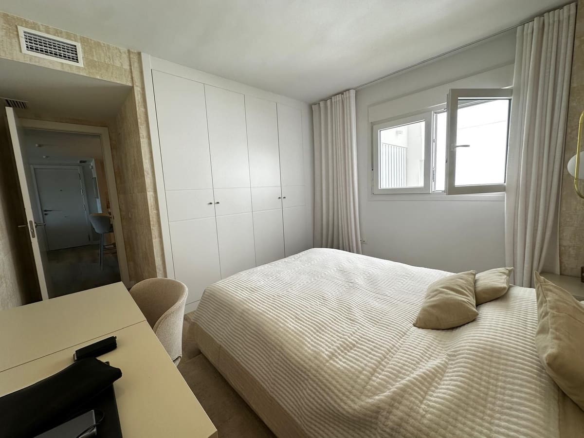 2 soverom Leilighet til salgs i Nueva Andalucia med svømmebasseng garasje - € 515 000 (Ref: 9958454)