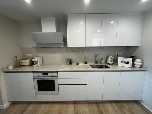 2 soverom Leilighet til salgs i Nueva Andalucia, Marbella med svømmebasseng garasje - € 515 000 (Ref: 9958454)
