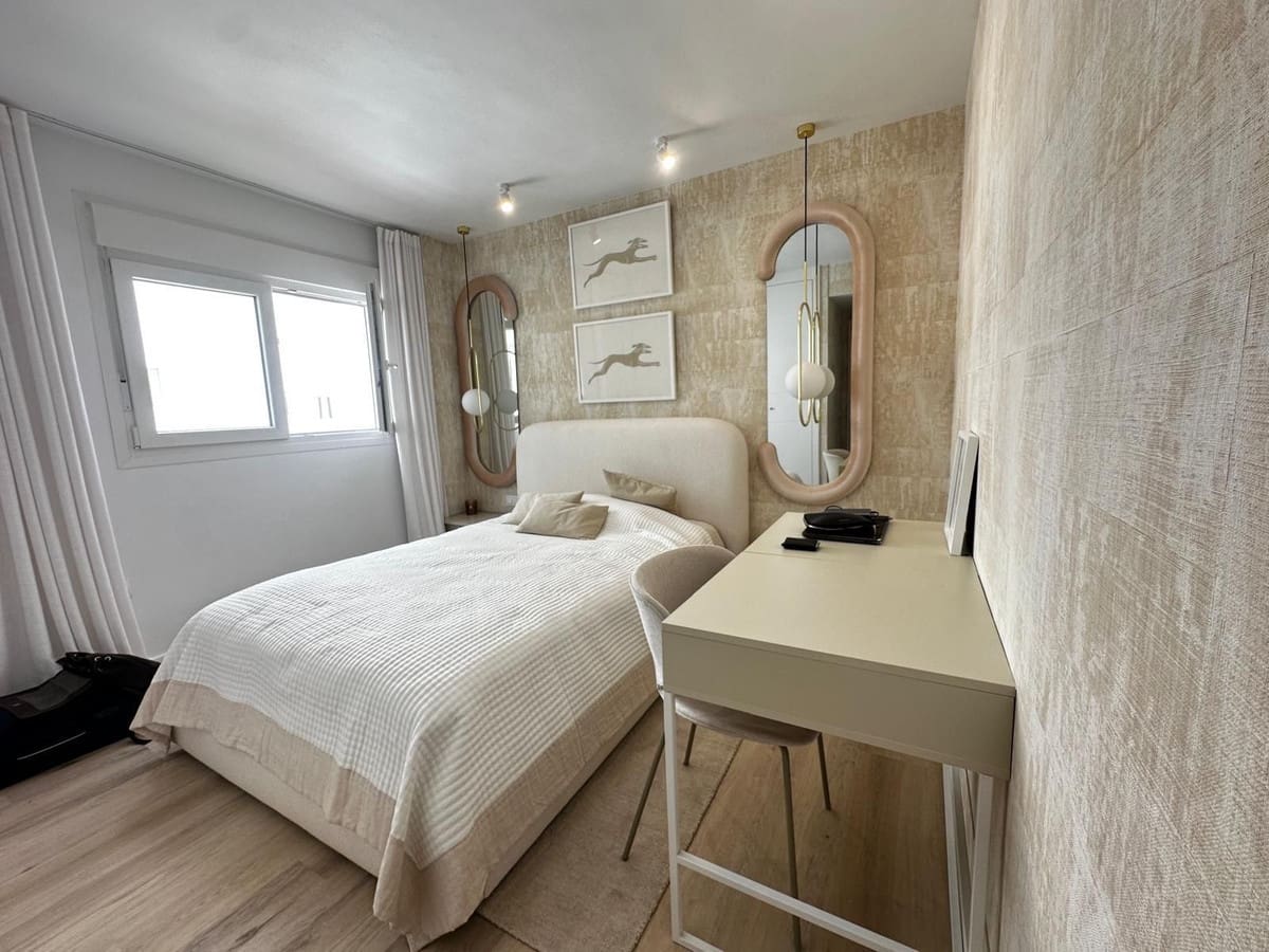 2 soverom Leilighet til salgs i Nueva Andalucia med svømmebasseng garasje - € 515 000 (Ref: 9958454)
