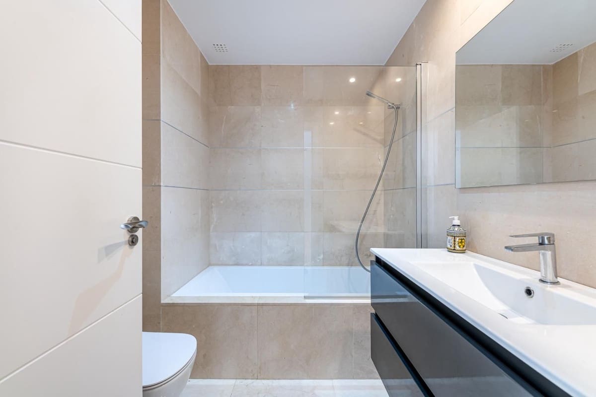 2 soverom Leilighet til salgs i Bahia de Casares med svømmebasseng garasje - € 389 000 (Ref: 9958456)