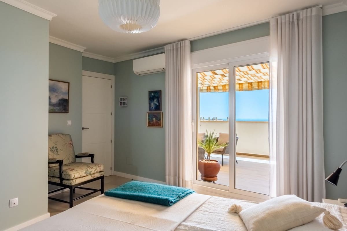 2 slaapkamer Penthouse te koop in San Pedro de Alcantara met garage - € 649.000 (Ref: 9961752)