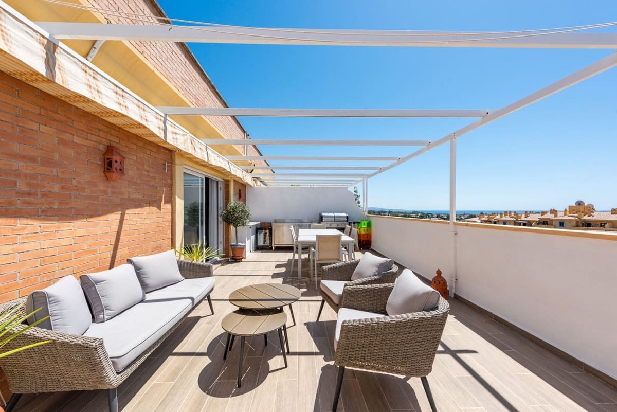 2 slaapkamer Penthouse te koop in San Pedro de Alcantara met garage - € 649.000 (Ref: 9961752)
