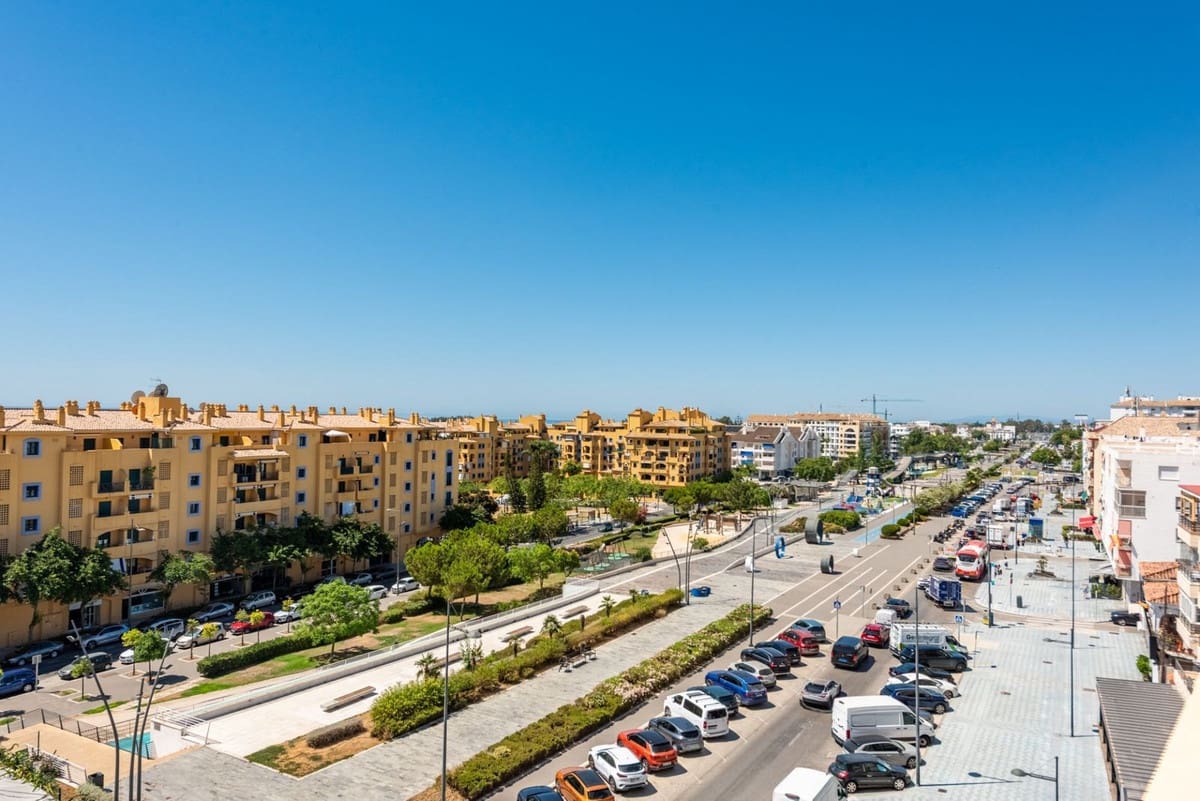 2 slaapkamer Penthouse te koop in San Pedro de Alcantara met garage - € 649.000 (Ref: 9961752)