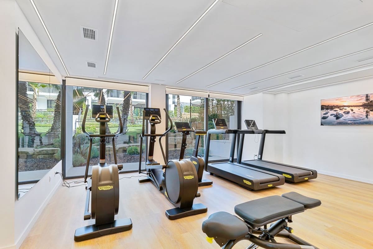 2 bedroom Apartment for sale in Estepona with pool garage - € 595,000 (Ref: 9964213)