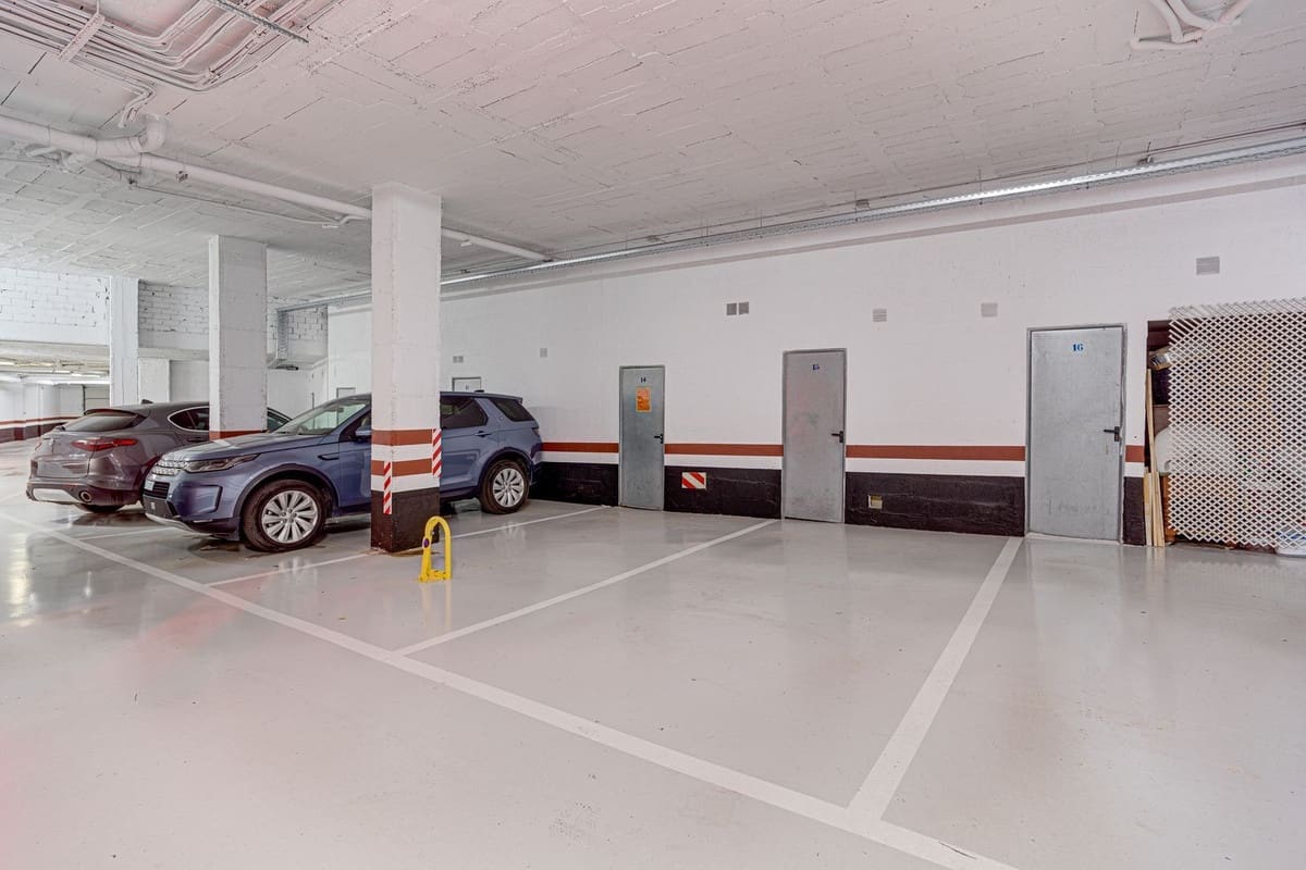 2 soverom Leilighet til salgs i Guadalmina med svømmebasseng garasje - € 449 000 (Ref: 9964368)