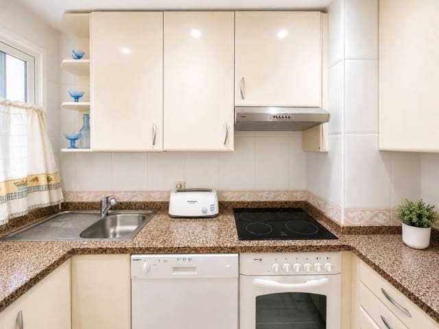 2 slaapkamer Appartement te koop in Guadalmina Alta, Marbella met zwembad garage - € 300.000 (Ref: 9969093)