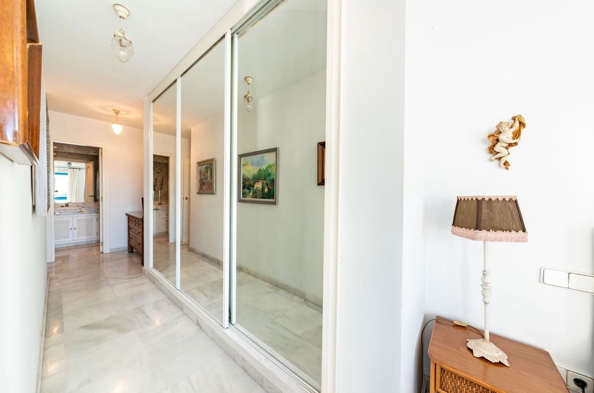 2 slaapkamer Appartement te koop in Marbella met zwembad garage - € 670.000 (Ref: 9970892)