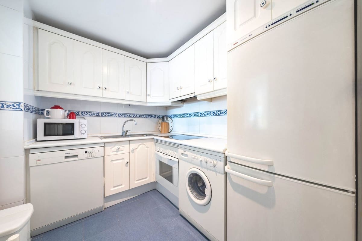 2 slaapkamer Appartement te koop in Marbella met zwembad garage - € 670.000 (Ref: 9970892)