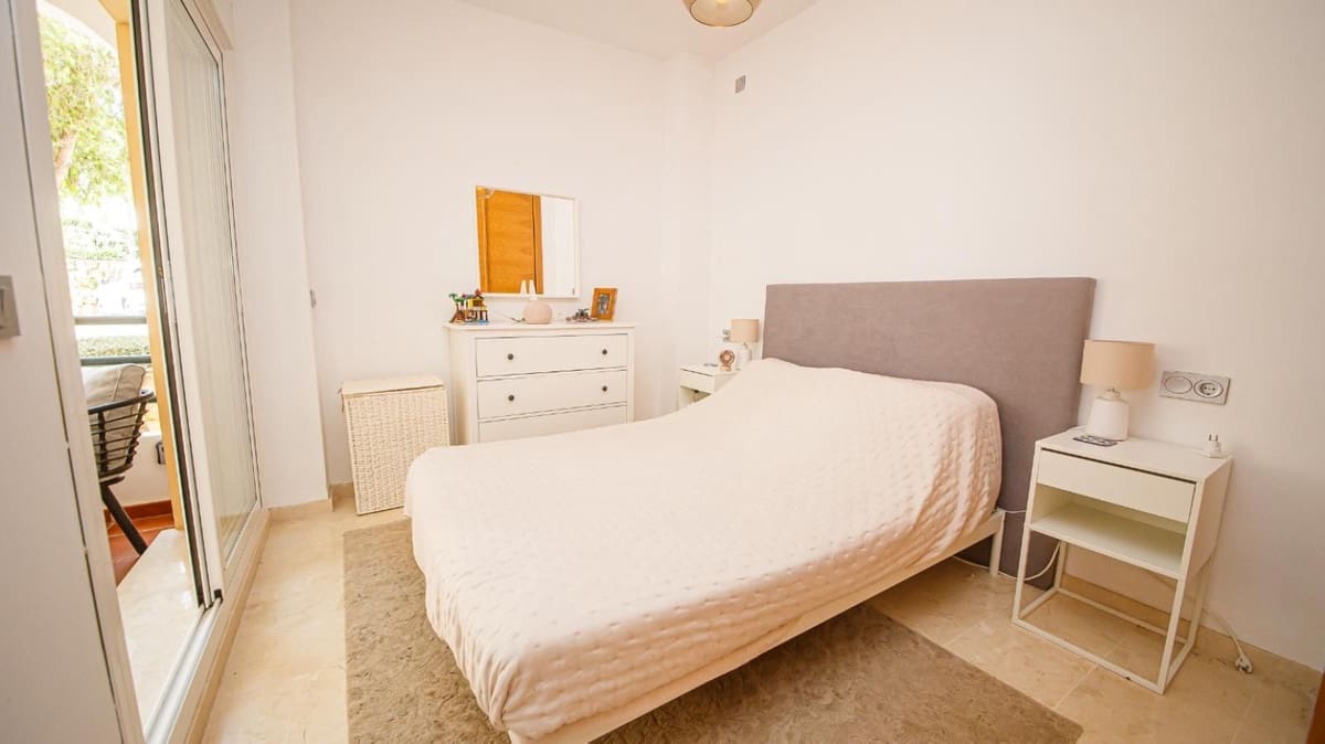 2 sovrum Lägenhet till salu i La Duquesa / Puerto de la Duquesa med pool garage - 325 000 € (Ref: 9974339)