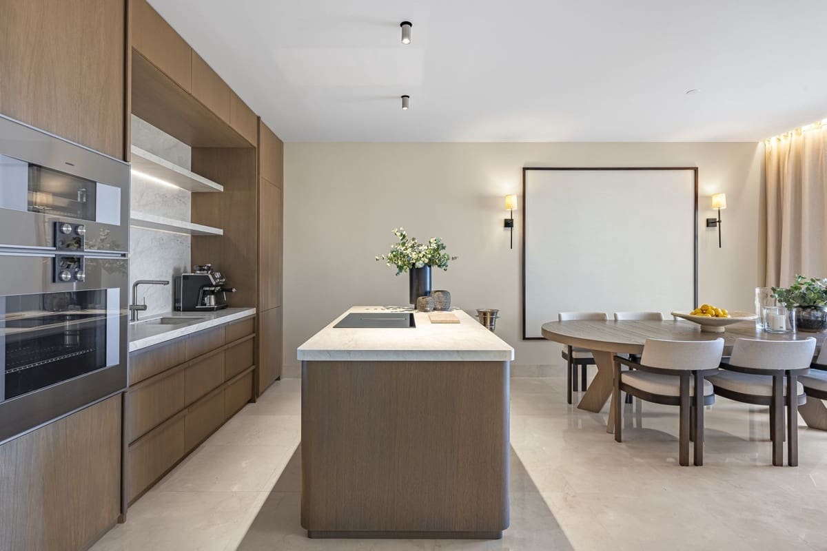3 bedroom Penthouse for sale in La Quinta with pool garage - € 1,950,000 (Ref: 9976078)